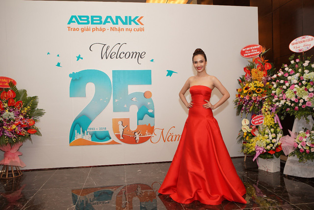 Dàn sao Vpop hội tụ trong đêm nhạc ABBANK Family Day tại TP. Hồ Chí Minh - Ảnh 4.