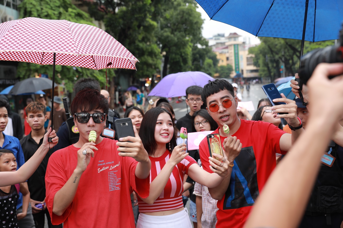 Only C, Lou Hoàng, Suni Hạ Linh cùng xuất hiện tại sự kiện thu hút hàng trăm bạn trẻ Hà thành - Ảnh 15.