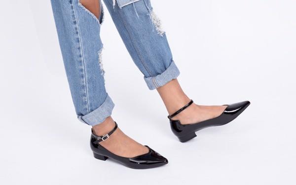 Phối đồ ngày mưa thật phong cách với những mẫu giày độc đáo - Ảnh 11.
