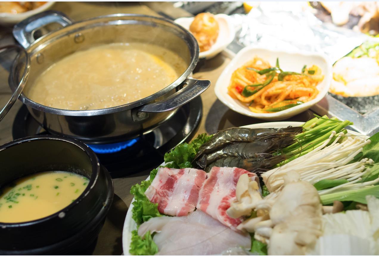 Thưởng thức buffet thịt nướng b&agrave;n đ&aacute; độc đ&aacute;o từ H&agrave;n Quốc - Ảnh 8.