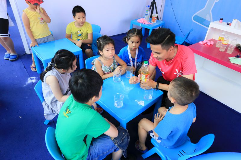 Hà Nội: MC Minh Trang cùng nhiều gia đình trẻ hào hứng tham gia giải chạy bộ bán chuyên - Ảnh 9.