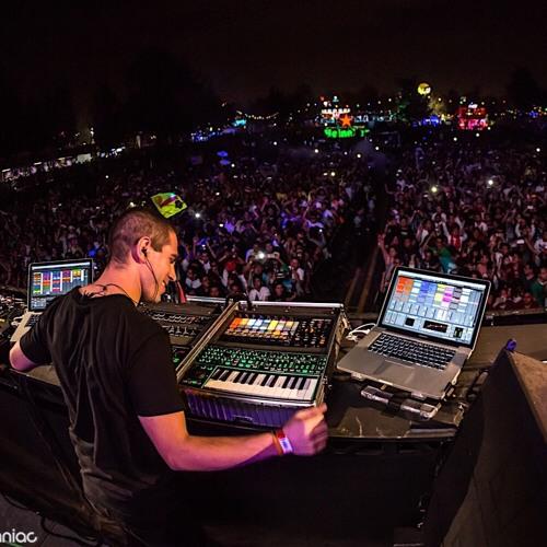 Đ&ecirc;m si&ecirc;u phẩm của &ldquo;G&atilde; ph&ugrave; thuỷ&rdquo; Giuseppe Ottaviani, ph&eacute;p m&agrave;u tr&ecirc;n từng nốt nhạc - Ảnh 3.