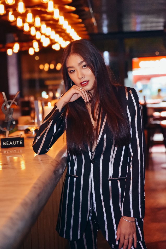 Khám phá phong cách trang điểm #gethigh của hot Instagramer Lê Thảo Nhi cho các cô nàng tiệc tùng - Ảnh 1.