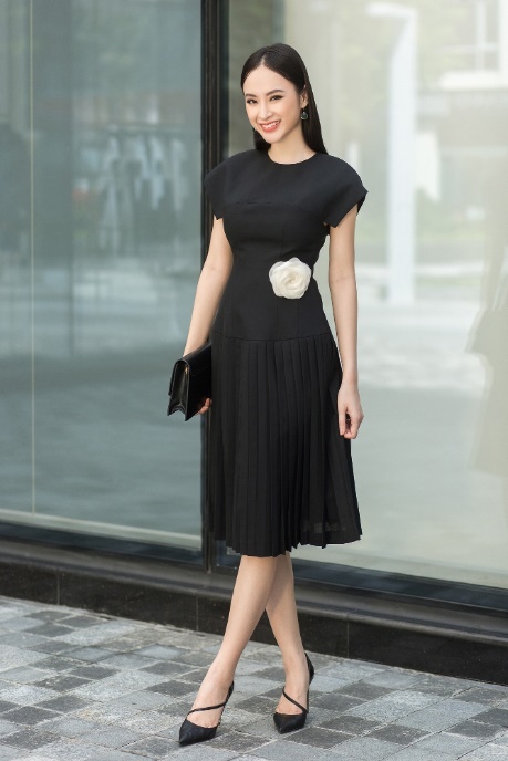 Học ngay phong cách thanh lịch từ street style của Angela Phương Trinh - Ảnh 4.