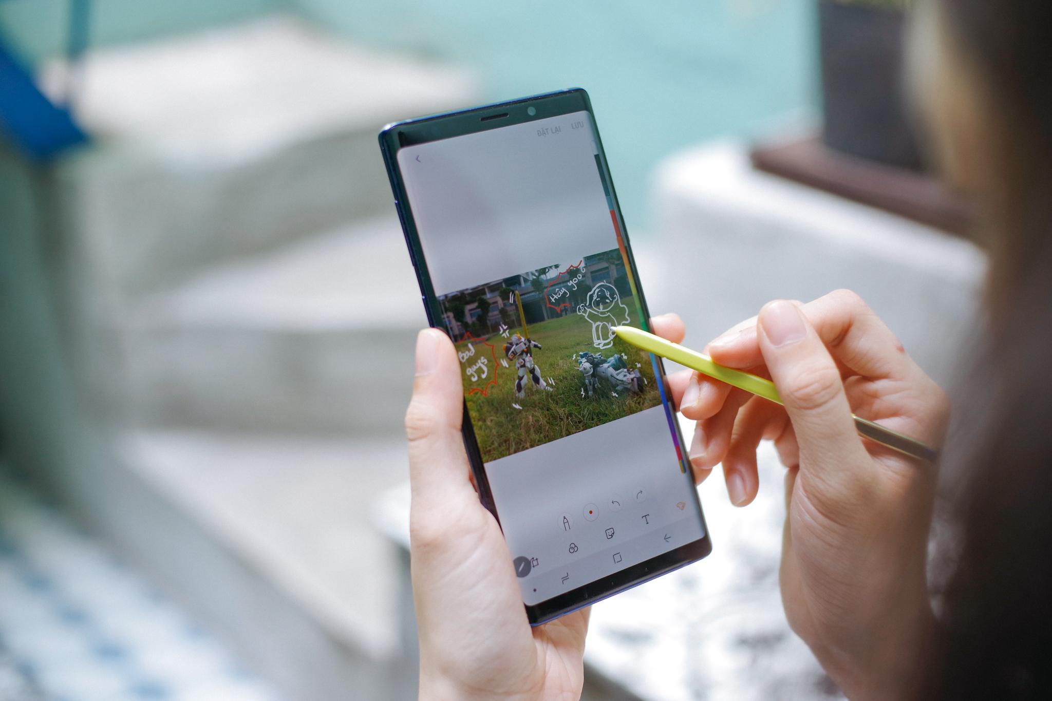 Đọ sức cùng robot - Hãy xem bộ ảnh độc đáo này chụp kiểu gì mà “ảo” vậy - Ảnh 8.