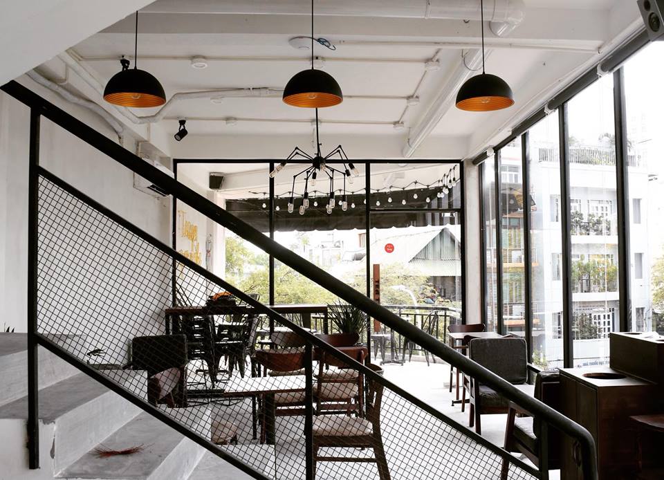 THREE O&rsquo;CLOCK - Kh&ocirc;ng gian qu&aacute;n c&agrave; ph&ecirc; 24/7 mới lạ ở S&agrave;i G&ograve;n - Ảnh 2.