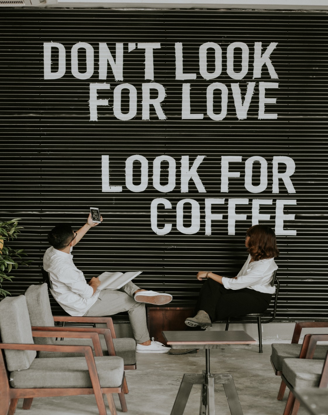 THREE O&rsquo;CLOCK - Kh&ocirc;ng gian qu&aacute;n c&agrave; ph&ecirc; 24/7 mới lạ ở S&agrave;i G&ograve;n - Ảnh 5.