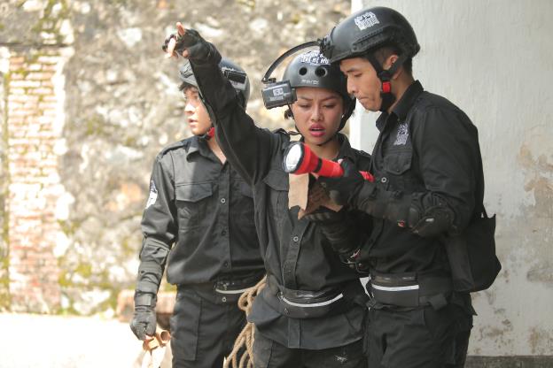 Phạm Hồng Phước lên cơn đau tim khi tìm cách thoát khỏi nhà tù Côn Đảo, Thanh Vy hiện nguyên hình “chằn lửa” - Ảnh 6.