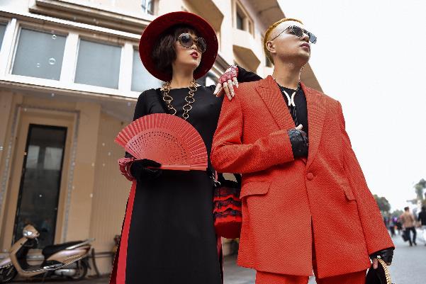 Stylist Huu Anh Zoner biến ho&aacute; th&agrave;nh ảo thuật gia đường phố ch&agrave;o s&acirc;n VIFW 2018 - Ảnh 2.