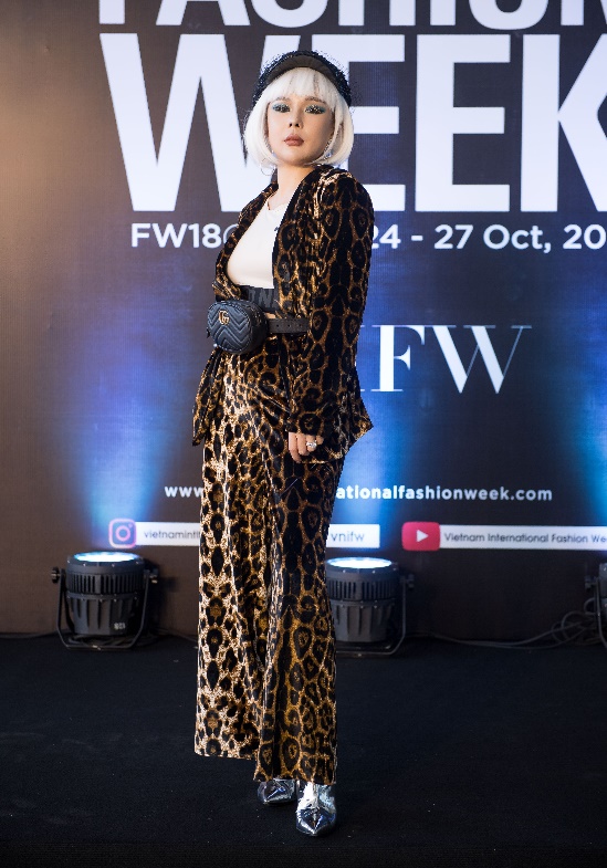 Bà trùm Tina Lê đột phá tại Vietnam International Fashion Week 2018 - Ảnh 1.