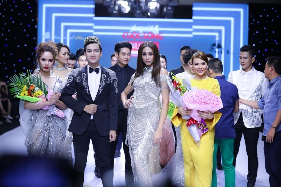 HLV The Face 2018 Võ Hoàng Yến sải bước trên sàn catwalk trong thiết kế đặc sắc của Mai Phương Trang - Ảnh 1.