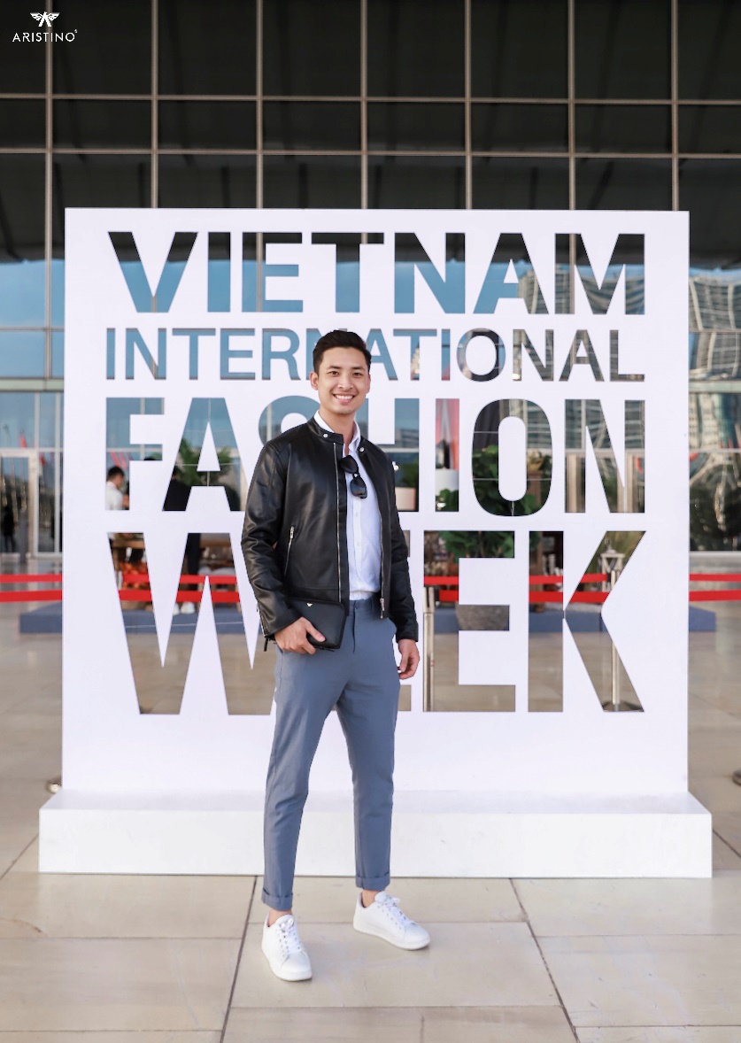 Loạt ảnh chứng minh đ&agrave;n &ocirc;ng cứ mặc sơ mi trắng sẽ auto h&oacute;a &ldquo;nam thần&rdquo; - Ảnh 1.