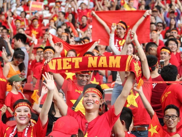 Tập đo&agrave;n điện tử Việt treo thưởng 300 triệu đồng cho Tuyển Việt Nam trước thềm b&aacute;n kết lượt về AFF CUP - Ảnh 1.