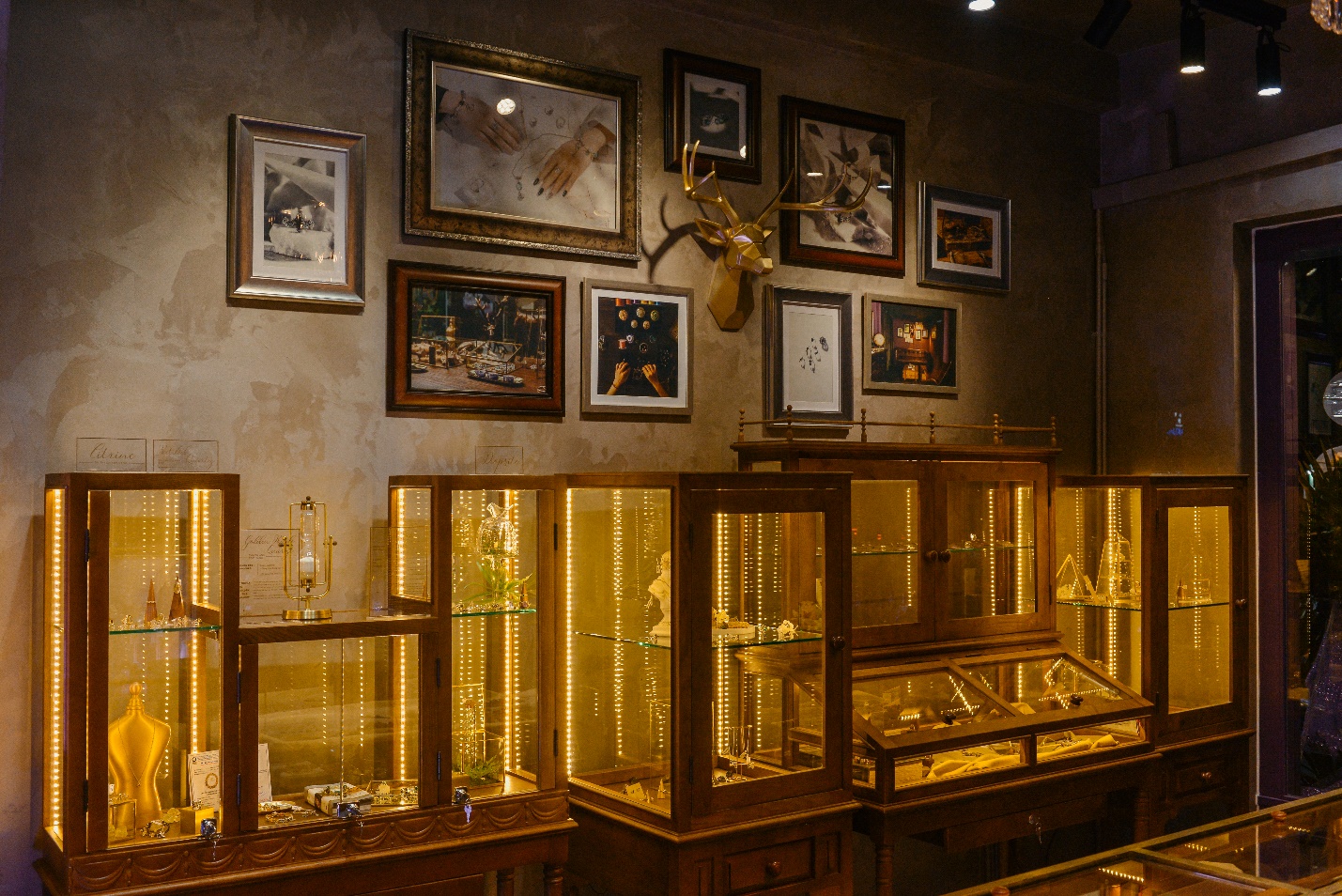 B&iacute; k&iacute;p s&agrave;nh điệu của sao Việt: Sở hữu 1 vi&ecirc;n đ&aacute; phong thủy mang may mắn cho cuộc sống - Ảnh 10.