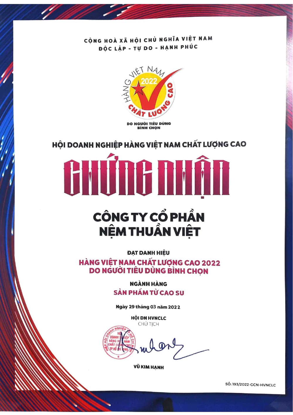 Nệm Thuần Việt vinh dự được bầu chọn là Hàng Việt Nam chất lượng cao năm 2022 - Ảnh 1.