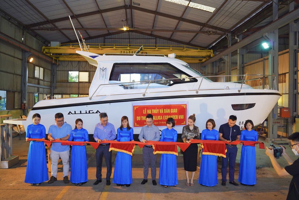Tập đoàn Alliga đón nhận bàn giao và hạ thủy du thuyền Alliga Expander V90 - Ảnh 3.