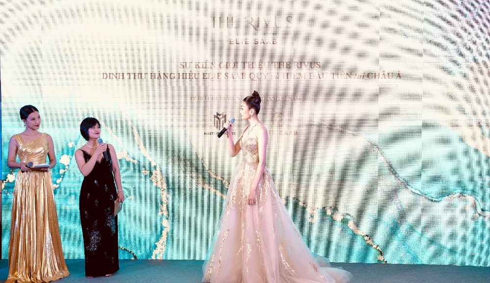 Thanh Hằng hội ngộ Hương Color trong sự kiện giới thiệu dinh thự Elie Saab - Ảnh 3.