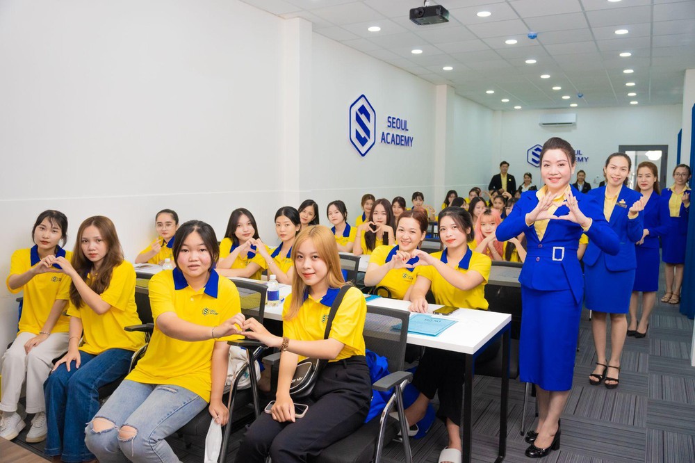 Seoul Academy Cần Thơ sôi động trong ngày khai trương địa chỉ mới - Ảnh 1.