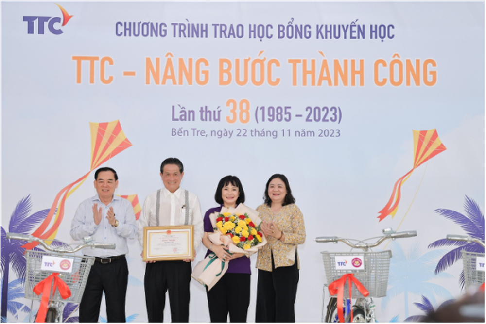 Trao học bổng TTC - Nâng bước thành công lần thứ 38 năm 2023 - Ảnh 2.