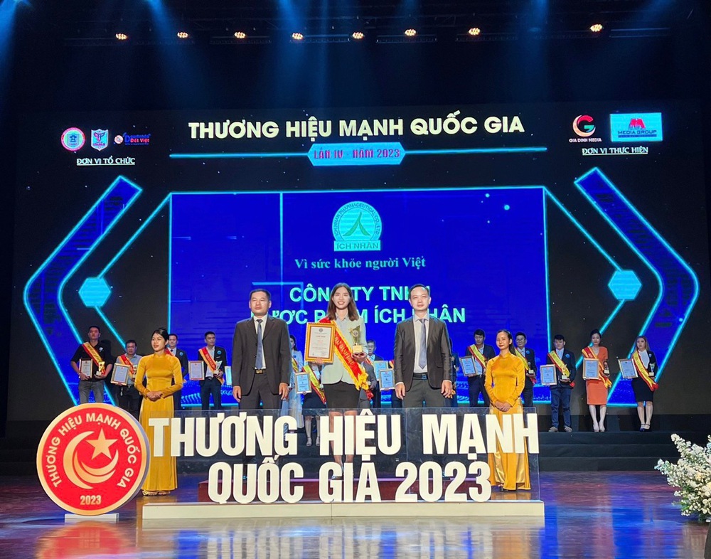 Dược phẩm Ích Nhân tự hào nhận giải thưởng Thương hiệu mạnh quốc gia 2023 - Ảnh 1.