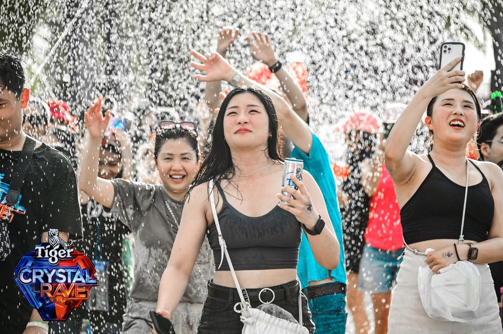Với 55.000 khán giả Đà Nẵng - Tiger Crystal Rave xứng danh EDM Festival té nước cực khủng - Ảnh 4.