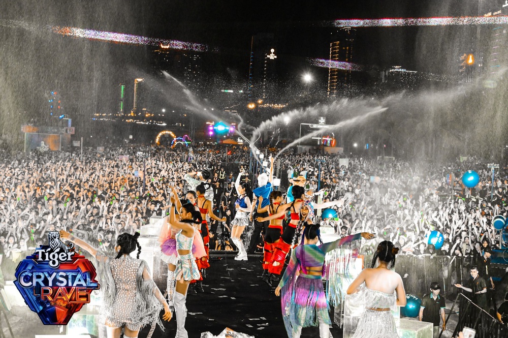 Với 55.000 khán giả Đà Nẵng - Tiger Crystal Rave xứng danh EDM Festival té nước cực khủng - Ảnh 6.