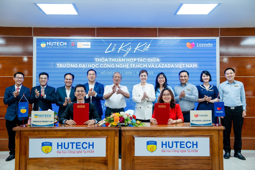 Sinh vi&ecirc;n kh&aacute;m ph&aacute; TMĐT qua hoạt động hợp t&aacute;c đ&agrave;o tạo của Lazada - Ảnh 2.