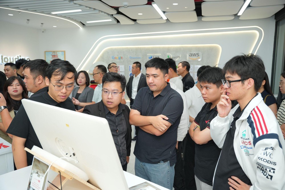 CloudAZ ra mắt trung tâm trải nghiệm Google Gemini (GGEC) tiên phong tại Việt Nam- Ảnh 1.