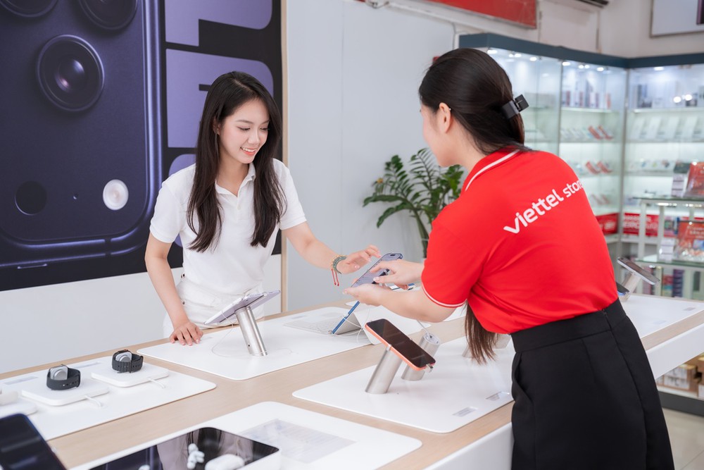 Ưu đãi tới 18 triệu đồng khi đặt trước iPhone Duo tại Viettel Store- Ảnh 1.