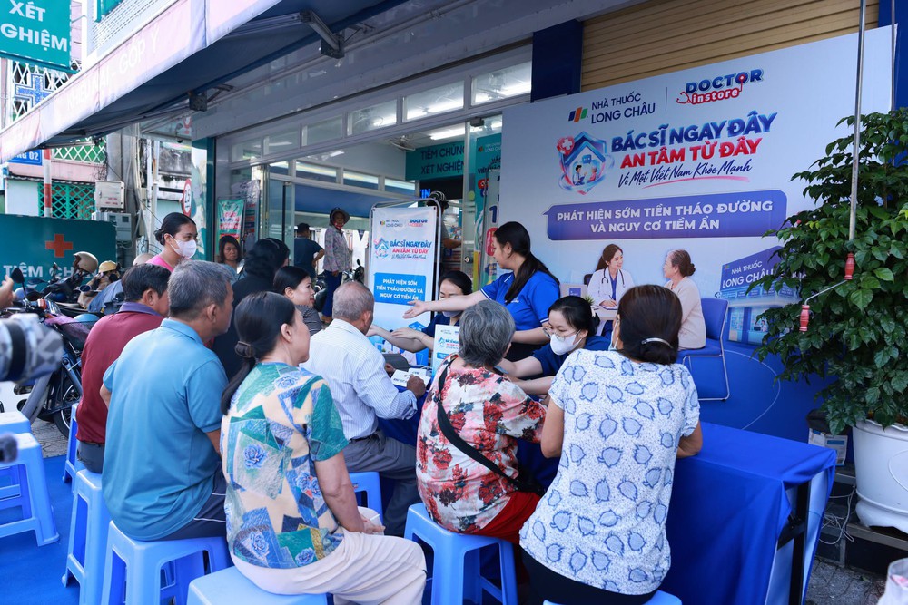 Bác sĩ đồng hành 1:1 tư vấn sức khỏe miễn phí tại Long Châu- Ảnh 2.