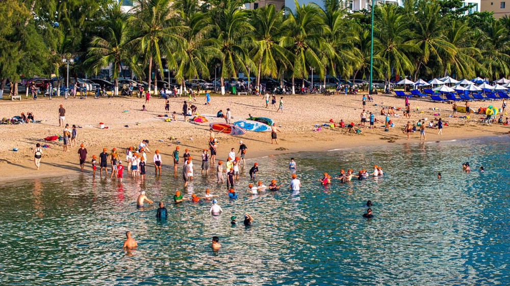 Bất động sản dòng tiền nào hưởng lợi tại Nha Trang khi miễn visa khách đoàn Trung Quốc?- Ảnh 2.
