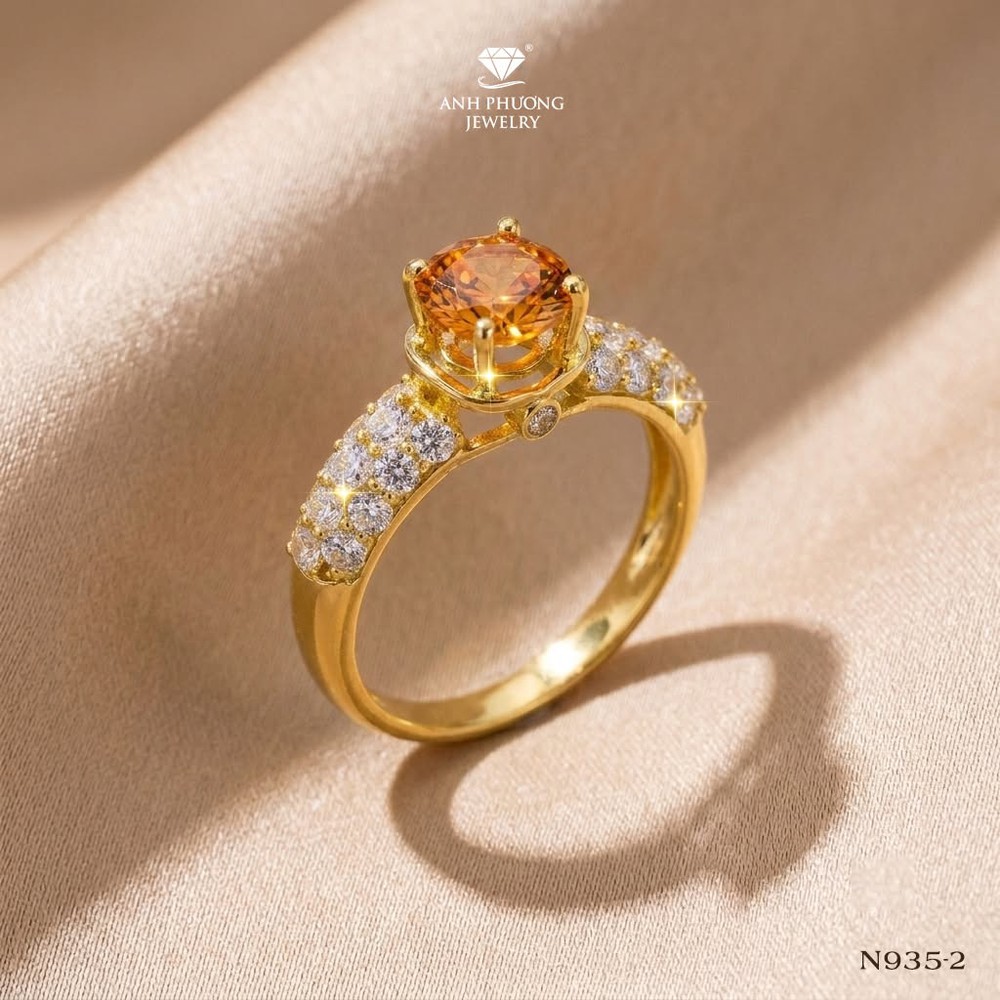 Giá vàng biến động, người tiêu dùng thay đổi cách chọn trang sức cuối năm- Ảnh 4.