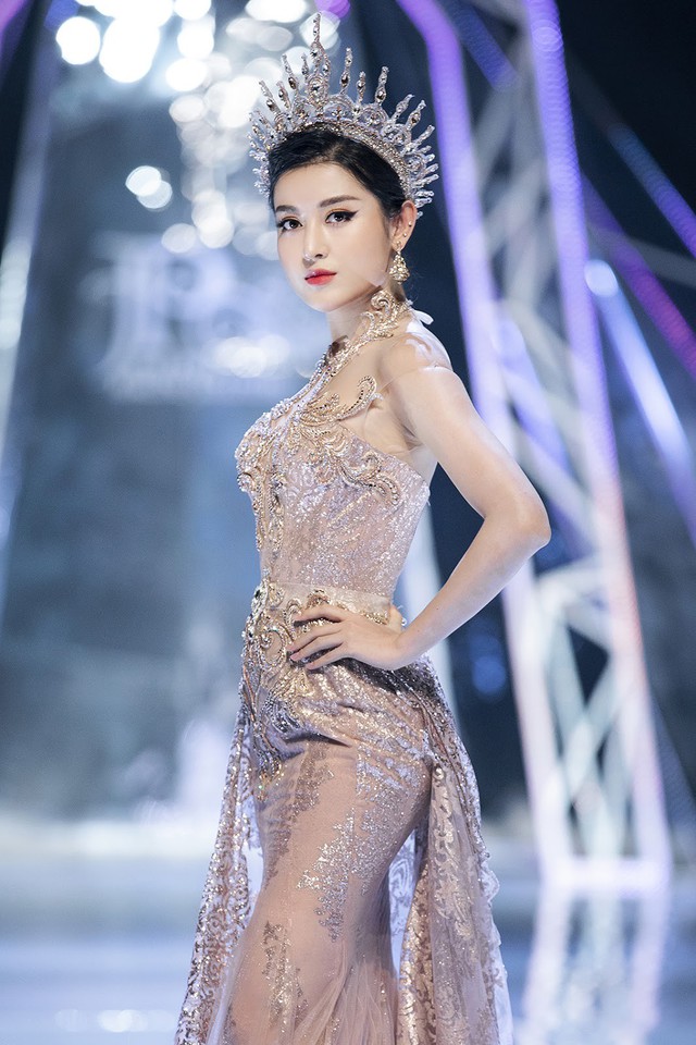 Doanh nh&acirc;n Di Băng ra mắt&nbsp;d&ograve;ng mỹ phẩm&nbsp;Yuki Makeup trong liveshow Joli Poli - Ảnh 8.