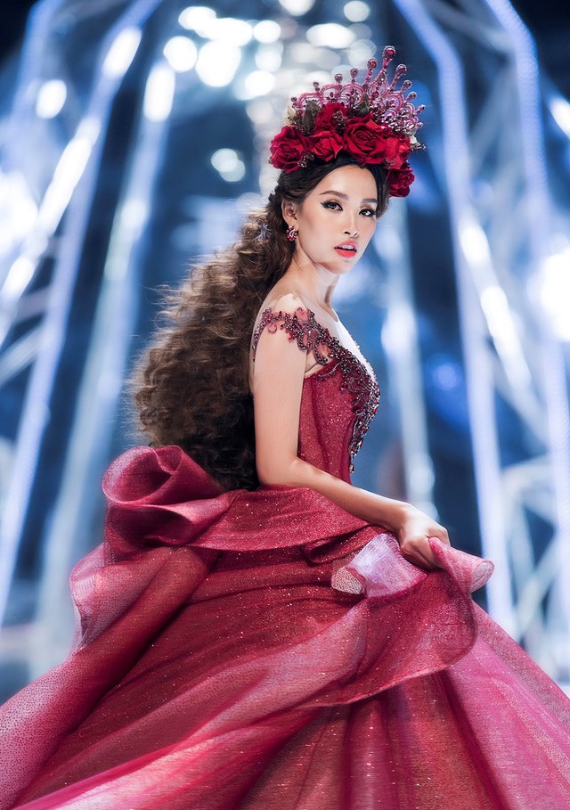 Doanh nh&acirc;n Di Băng ra mắt&nbsp;d&ograve;ng mỹ phẩm&nbsp;Yuki Makeup trong liveshow Joli Poli - Ảnh 10.