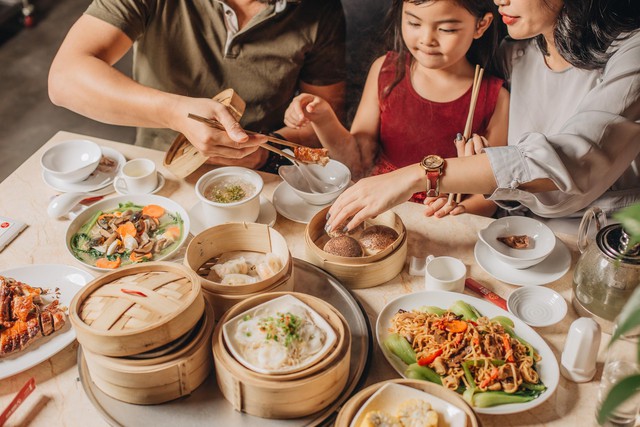 Chẳng cần &ocirc;ng gi&agrave; Noel, chỉ cần đi ăn ở những nh&agrave; h&agrave;ng n&agrave;y l&agrave; được nhận qu&agrave; khủng rồi - Ảnh 3.