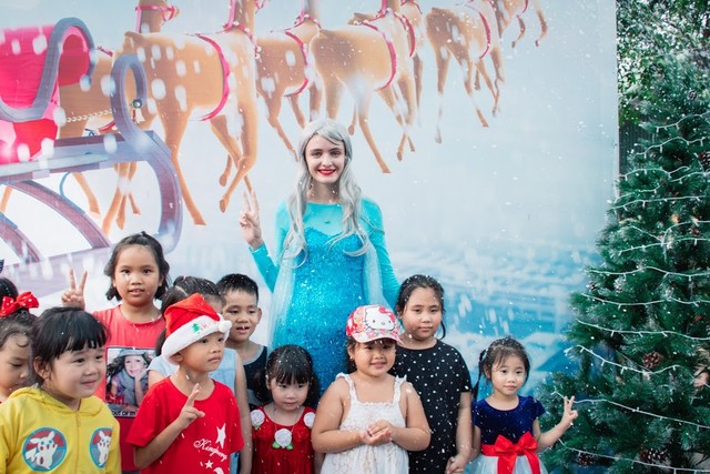Không khí đón Giáng sinh và năm mới tưng bừng tại Đầm Sen - Thiên đường sống ảo dành cho giới trẻ - Ảnh 4.