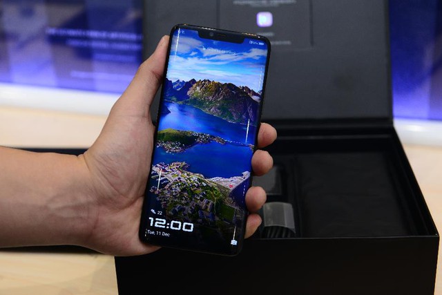 Trên tay Porsche Design Huawei Mate 20 RS: tinh hoa hội tụ trong một chiếc smartphone - Ảnh 6.