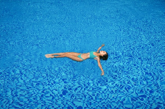 Khám phá hồ bơi vô cực siêu hot đang được giới trẻ truy lùng tại Sài Gòn - Ảnh 2.