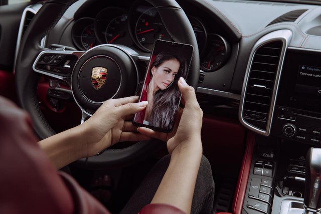 Loạt ảnh si&ecirc;u phẩm Mate 20 RS b&ecirc;n si&ecirc;u xe Porsche - Ảnh 6.