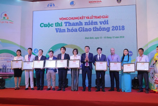 N&acirc;ng cao nhận thức văn h&oacute;a giao th&ocirc;ng cho thanh ni&ecirc;n - Ảnh 6.