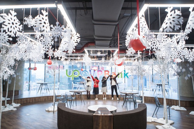 Check-in ngay những địa điểm sống ảo mới toanh tại H&agrave; Nội m&ugrave;a Noel n&agrave;y - Ảnh 8.