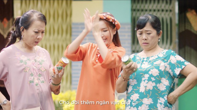 Ho&aacute; th&acirc;n th&agrave;nh &ldquo;n&agrave;ng ti&ecirc;n ho&agrave; giải, B&iacute;ch Phương vừa lầy vừa dễ thương hết cỡ trong MV &ldquo;Chuyện cũ bỏ qua - Ảnh 4.