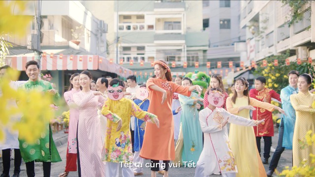 Ho&aacute; th&acirc;n th&agrave;nh &ldquo;n&agrave;ng ti&ecirc;n ho&agrave; giải, B&iacute;ch Phương vừa lầy vừa dễ thương hết cỡ trong MV &ldquo;Chuyện cũ bỏ qua - Ảnh 7.