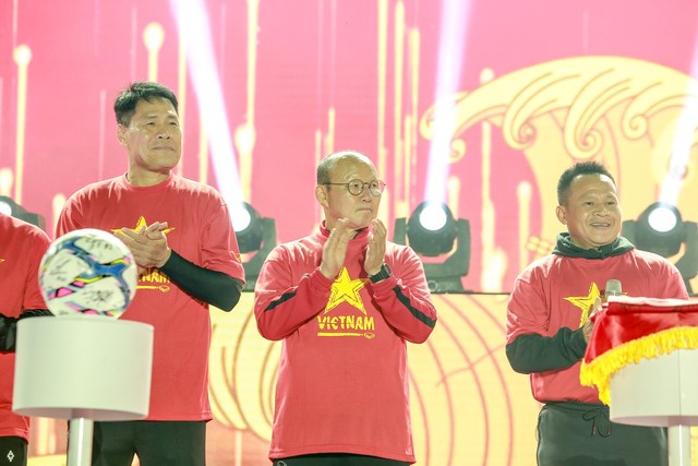 HLV Park Hang Seo và các học trò tỏa sáng trong Tự Hào Việt Nam - Ảnh 3.