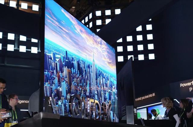 Chiêm ngưỡng tận mắt TV 8K 98 inch của Samsung: cực hạn hiển thị - Ảnh 2.