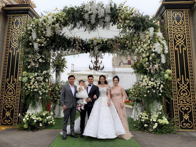 Cô dâu trong đám cưới khủng ở Nam Định đặt 3 váy cưới hàng trăm triệu từ thương hiệu đã thiết kế cho Lan Khuê - Ảnh 11.