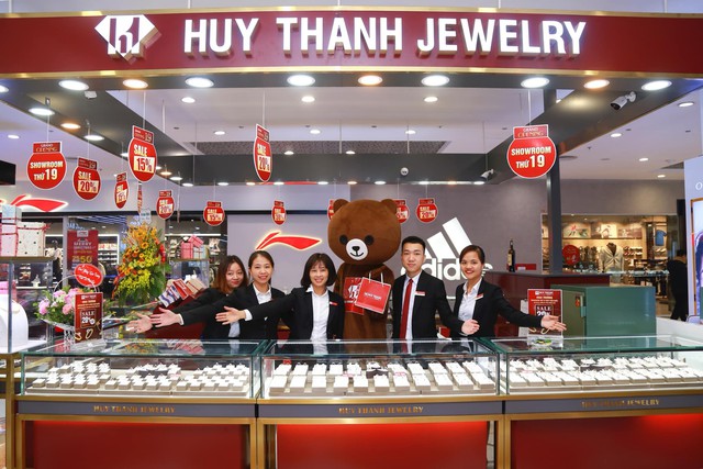 Huy Thanh Jewelry khai trương showroom thứ 19 tại TTTM Times City - Ảnh 1.
