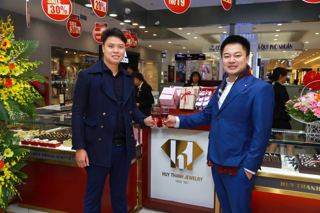 Huy Thanh Jewelry khai trương showroom thứ 19 tại TTTM Times City - Ảnh 4.