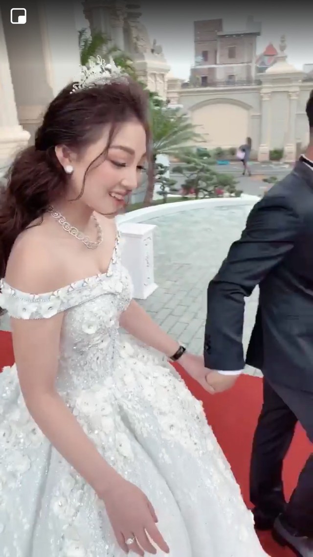 Cô dâu trong đám cưới khủng ở Nam Định đặt 3 váy cưới hàng trăm triệu từ thương hiệu đã thiết kế cho Lan Khuê - Ảnh 9.