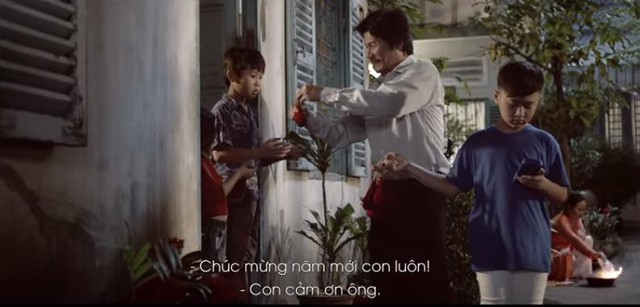 &ldquo;Đầu năm trao muối&rdquo; &ndash; Bộ phim &yacute; nghĩa về gia đ&igrave;nh lấy kh&ocirc;ng &iacute;t nước mắt của người trẻ - Ảnh 4.